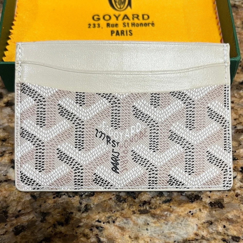 BRAND NEW Auth. Goyard White and Gray Card Holder